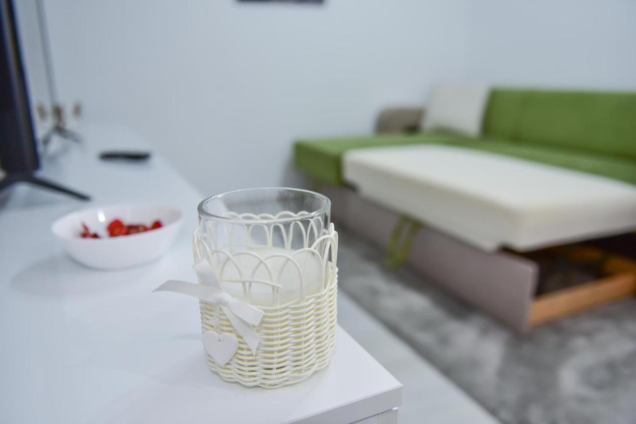 Stylish Stay - Executive - Private Parking And Central Location Oradea Exterior photo