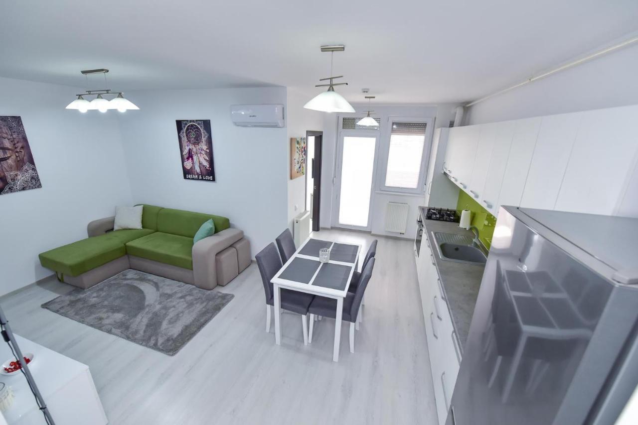 Stylish Stay - Executive - Private Parking And Central Location Oradea Exterior photo