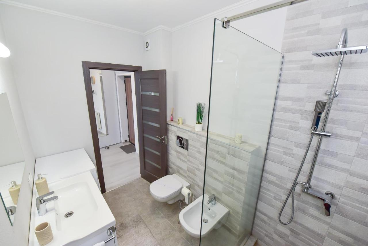 Stylish Stay - Executive - Private Parking And Central Location Oradea Exterior photo