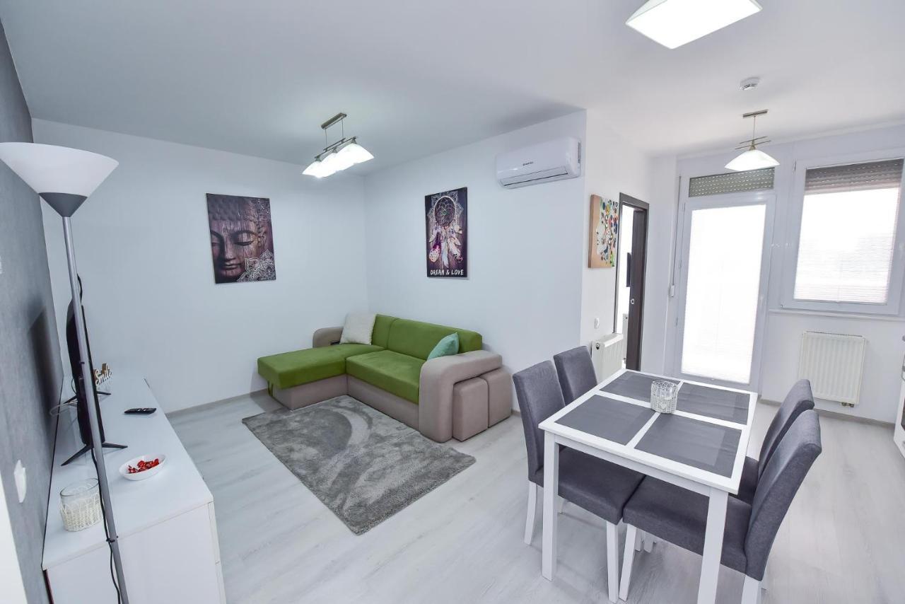 Stylish Stay - Executive - Private Parking And Central Location Oradea Exterior photo